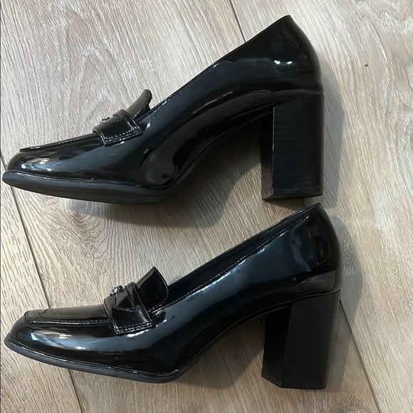 Women's New Anne Klein iflex  Shiny Black Heeled size 7.5 Loafer - Picture 4 of 16